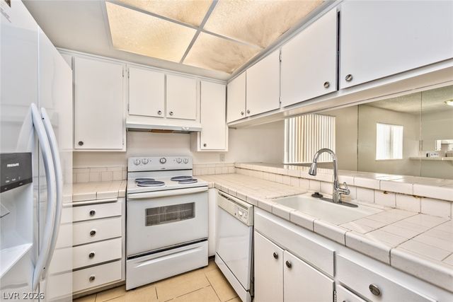2358 Cardiff Lane D, Las Vegas, NV 89108