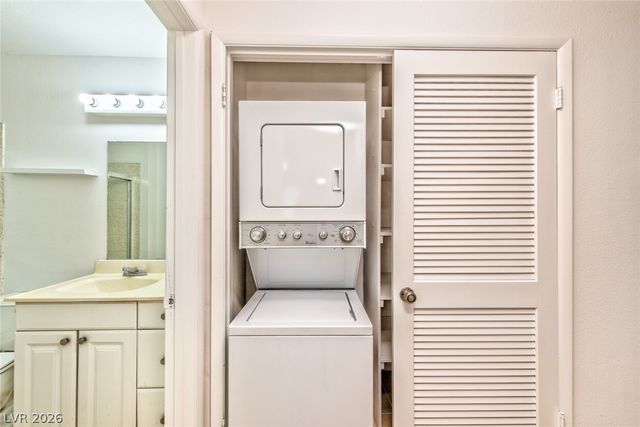 2358 Cardiff Lane D, Las Vegas, NV 89108