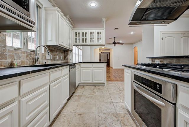 2124 Turtle Creek Drive, Norman, OK 73071