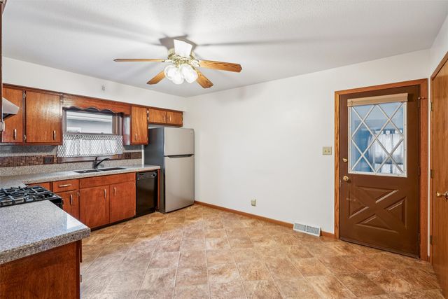 525 SW Westview Drive, Ankeny, IA 50023