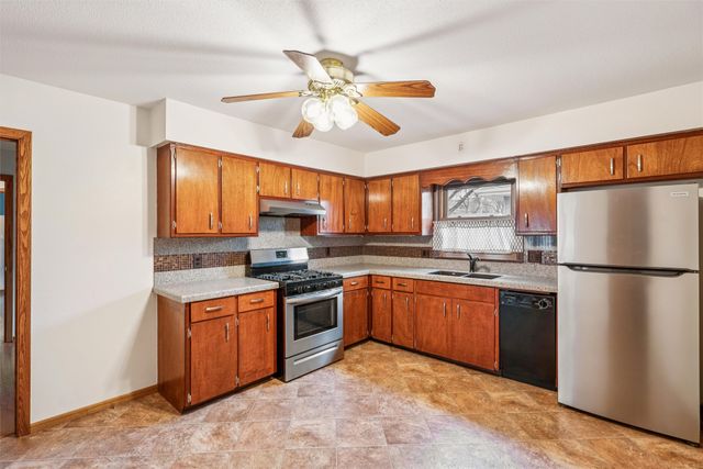 525 SW Westview Drive, Ankeny, IA 50023