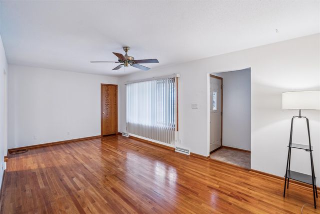 525 SW Westview Drive, Ankeny, IA 50023