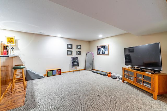 9613 Shellbrook Drive, Fort Wayne, IN 46835