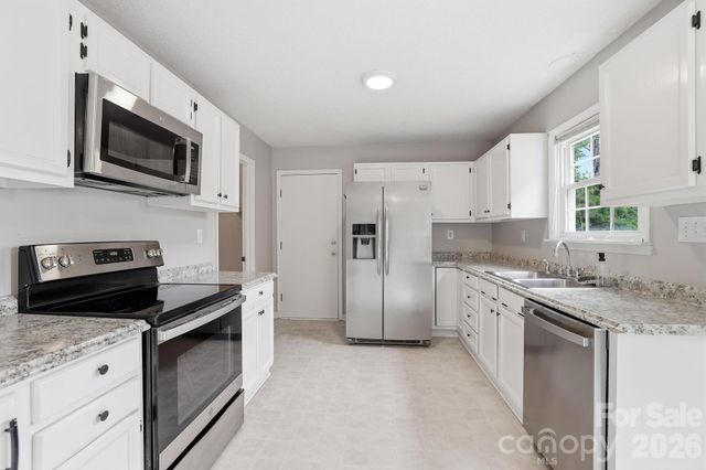 7038 Chelsea Day Lane, Tega Cay, SC 29708