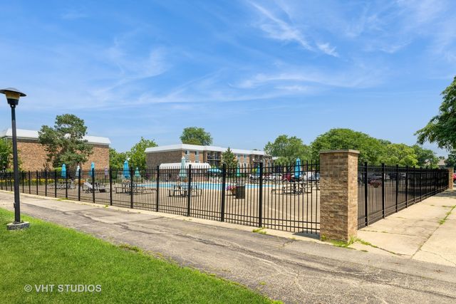 1511 N Windsor Drive 305, Arlington Heights, IL 60004