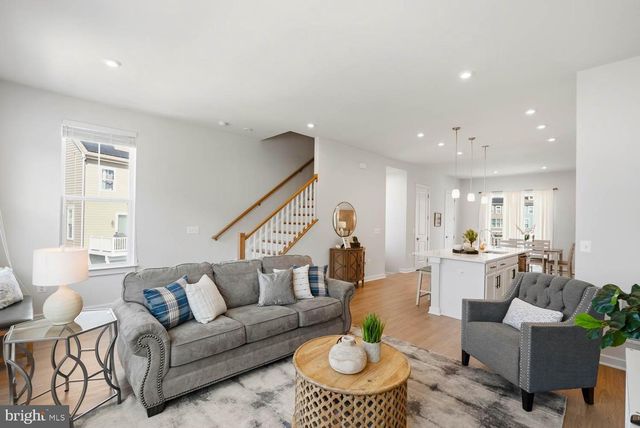 1601 GROVE CHESTNUT RD, Dumfries, VA 22026