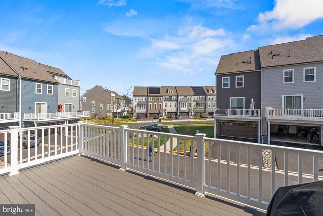 1601 GROVE CHESTNUT RD, Dumfries, VA 22026