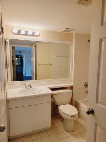 2640 S University Drive 222, Davie, FL 33328