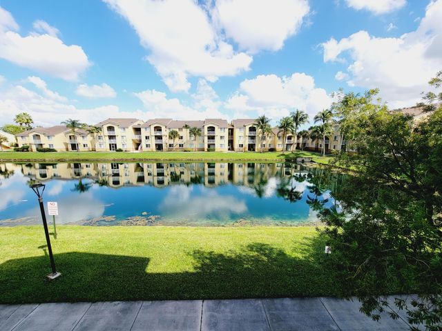 2640 S University Drive 222, Davie, FL 33328