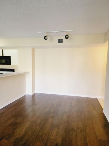 2640 S University Drive 222, Davie, FL 33328