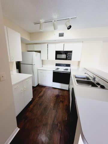 2640 S University Drive 222, Davie, FL 33328