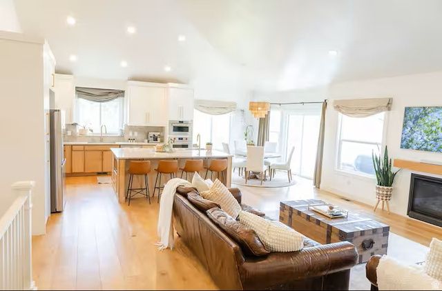 701 S LAKE VIEW DR, Vineyard, UT 84058