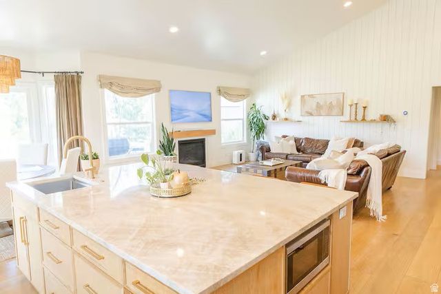 701 S LAKE VIEW DR, Vineyard, UT 84058