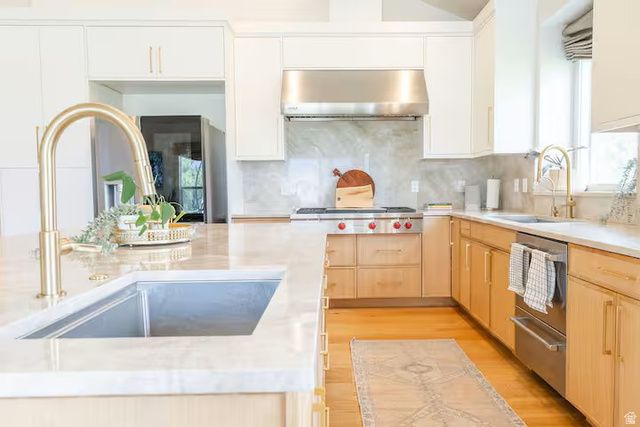 701 S LAKE VIEW DR, Vineyard, UT 84058