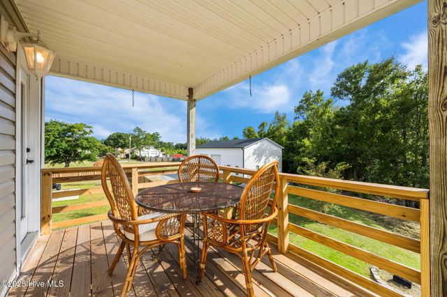 348 Chadwick Acres Road, Sneads Ferry, NC 28460