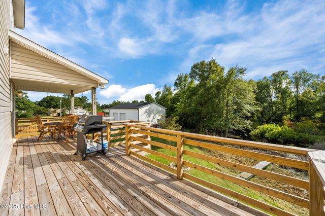 348 Chadwick Acres Road, Sneads Ferry, NC 28460