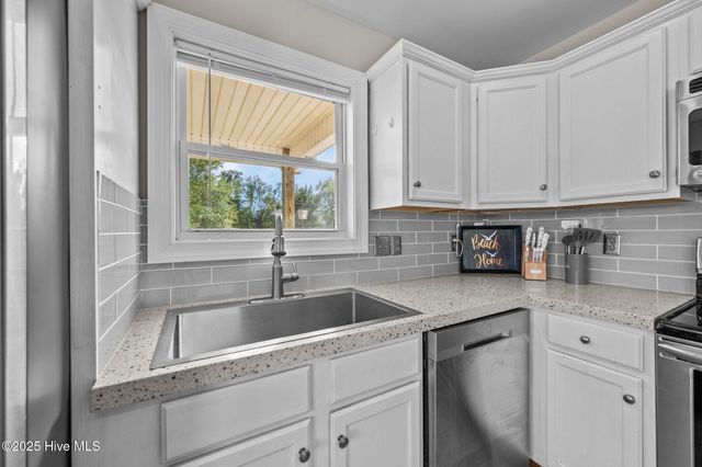 348 Chadwick Acres Road, Sneads Ferry, NC 28460