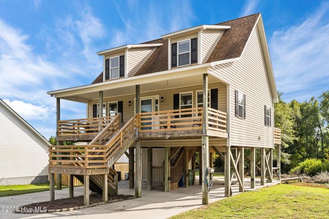 348 Chadwick Acres Road, Sneads Ferry, NC 28460