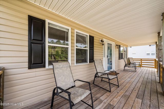 348 Chadwick Acres Road, Sneads Ferry, NC 28460