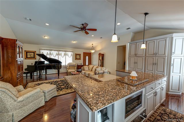 9 Storybook Lane, Saint James, NY 11780