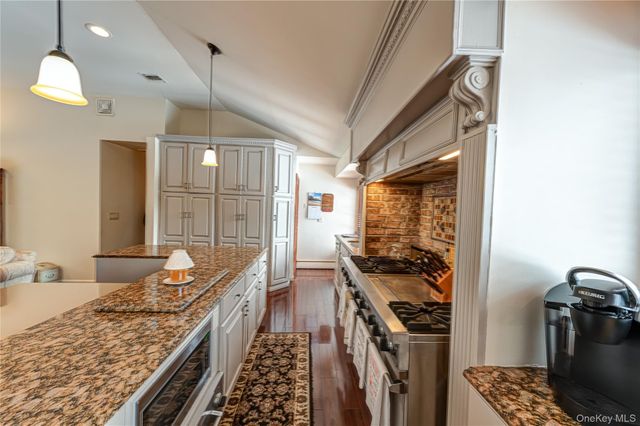 9 Storybook Lane, Saint James, NY 11780