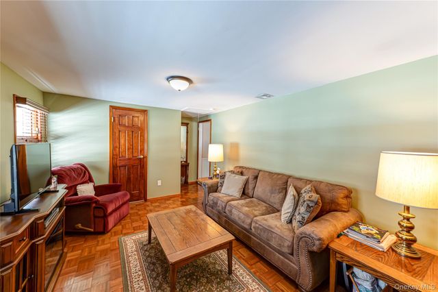 9 Storybook Lane, Saint James, NY 11780