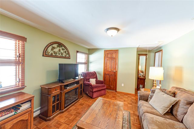 9 Storybook Lane, Saint James, NY 11780