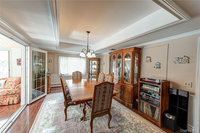 9 Storybook Lane, Saint James, NY 11780