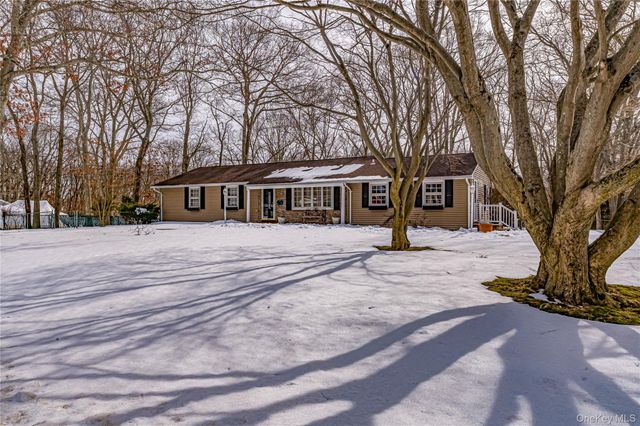 9 Storybook Lane, Saint James, NY 11780