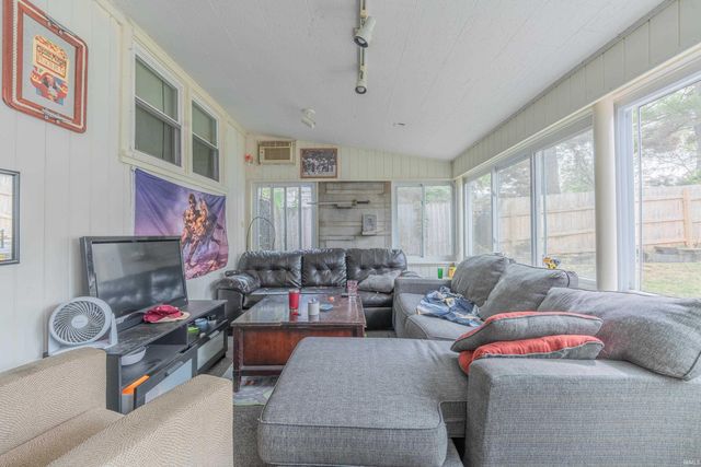 1600 E 2nd Street, Bloomington, IN 47401