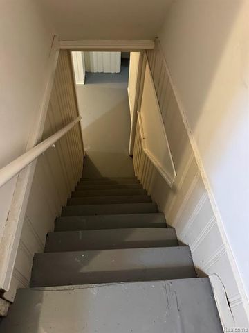 15613 Seymour Street, Detroit, MI 48205