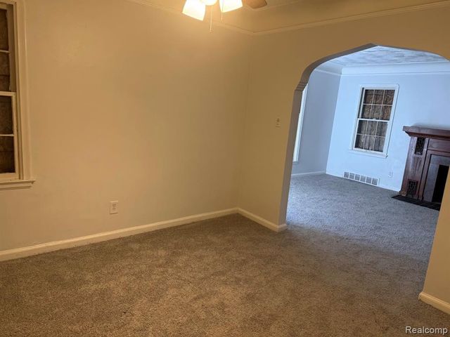 15613 Seymour Street, Detroit, MI 48205