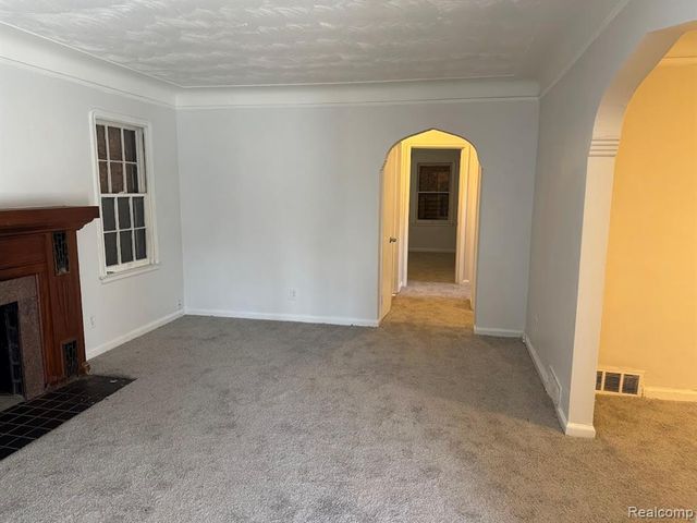 15613 Seymour Street, Detroit, MI 48205