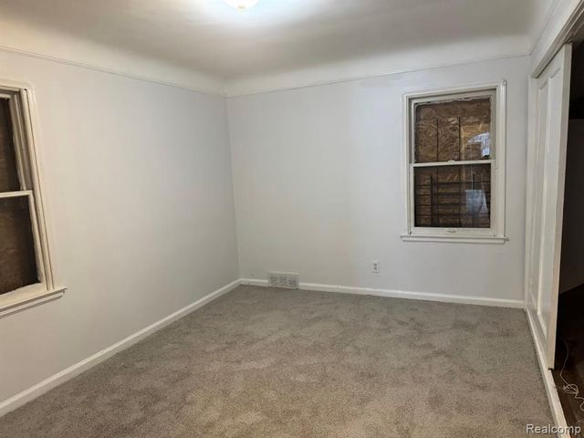 15613 Seymour Street, Detroit, MI 48205