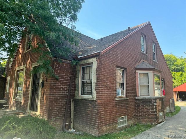 15613 Seymour Street, Detroit, MI 48205