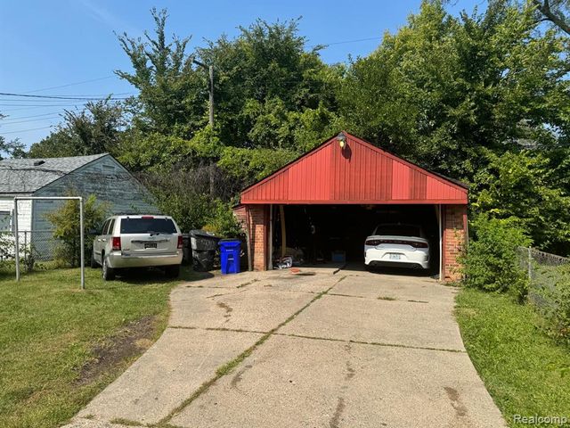15613 Seymour Street, Detroit, MI 48205
