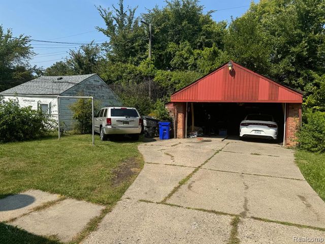 15613 Seymour Street, Detroit, MI 48205