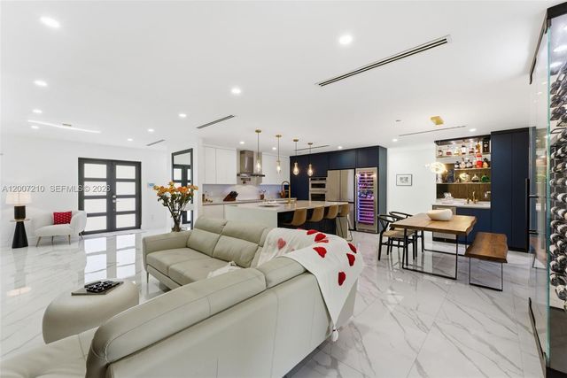 8625 SW 147th St, Palmetto Bay, FL 33158