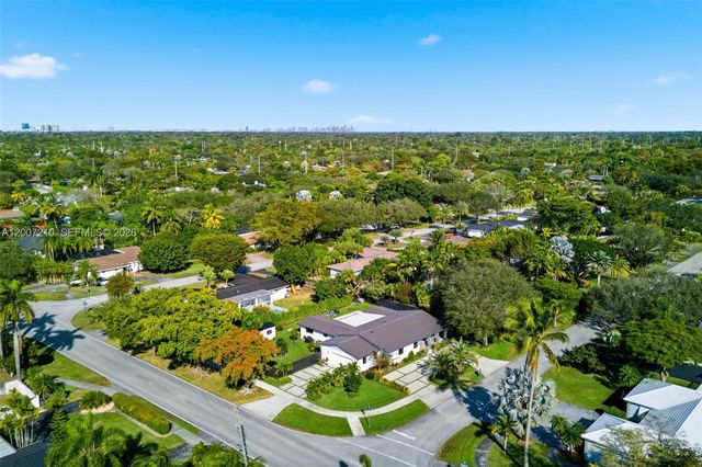 8625 SW 147th St, Palmetto Bay, FL 33158