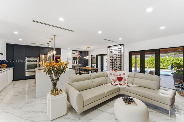 8625 SW 147th St, Palmetto Bay, FL 33158