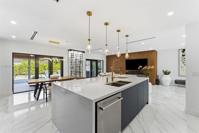 8625 SW 147th St, Palmetto Bay, FL 33158