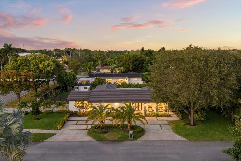 8625 SW 147th St, Palmetto Bay, FL 33158