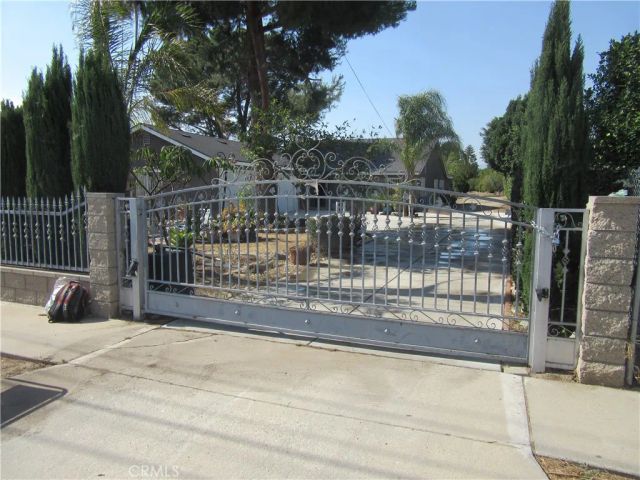 16592 Valencia, Fontana, CA 92335