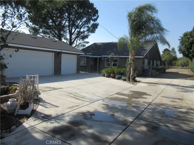 16592 Valencia, Fontana, CA 92335