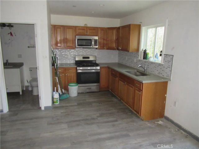 16592 Valencia, Fontana, CA 92335