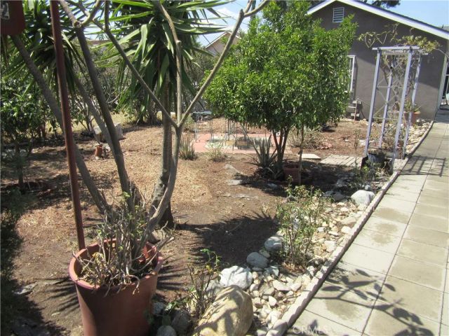 16592 Valencia, Fontana, CA 92335