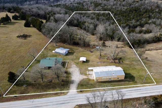 7565 State Highway 176, Walnut Shade, MO 65771