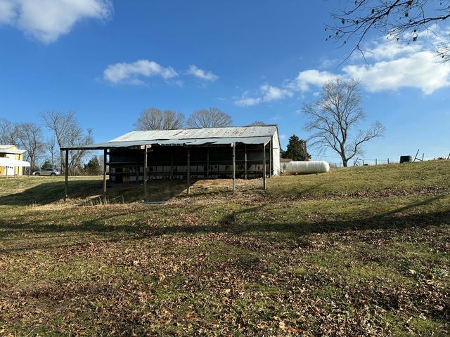 7565 State Highway 176, Walnut Shade, MO 65771