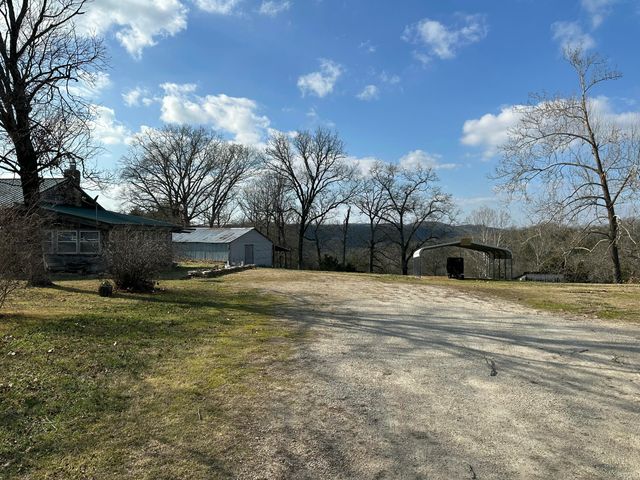 7565 State Highway 176, Walnut Shade, MO 65771