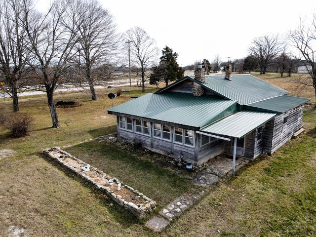 7565 State Highway 176, Walnut Shade, MO 65771